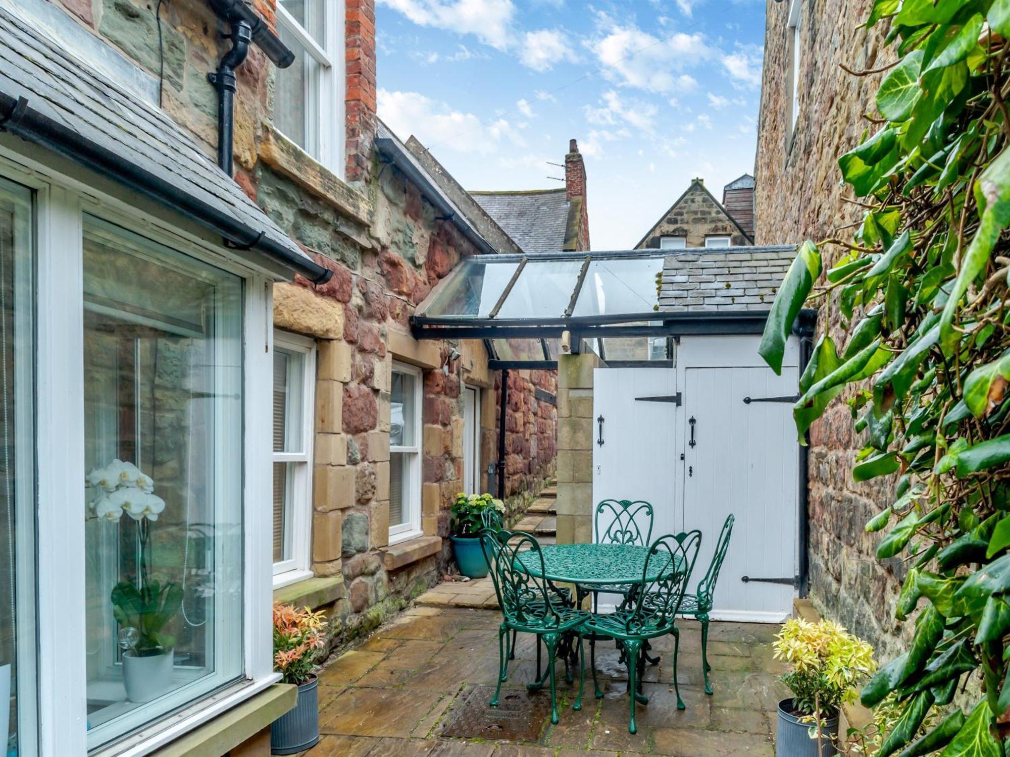 Jasmine Cottage อัลน์มัธ ภายนอก รูปภาพ