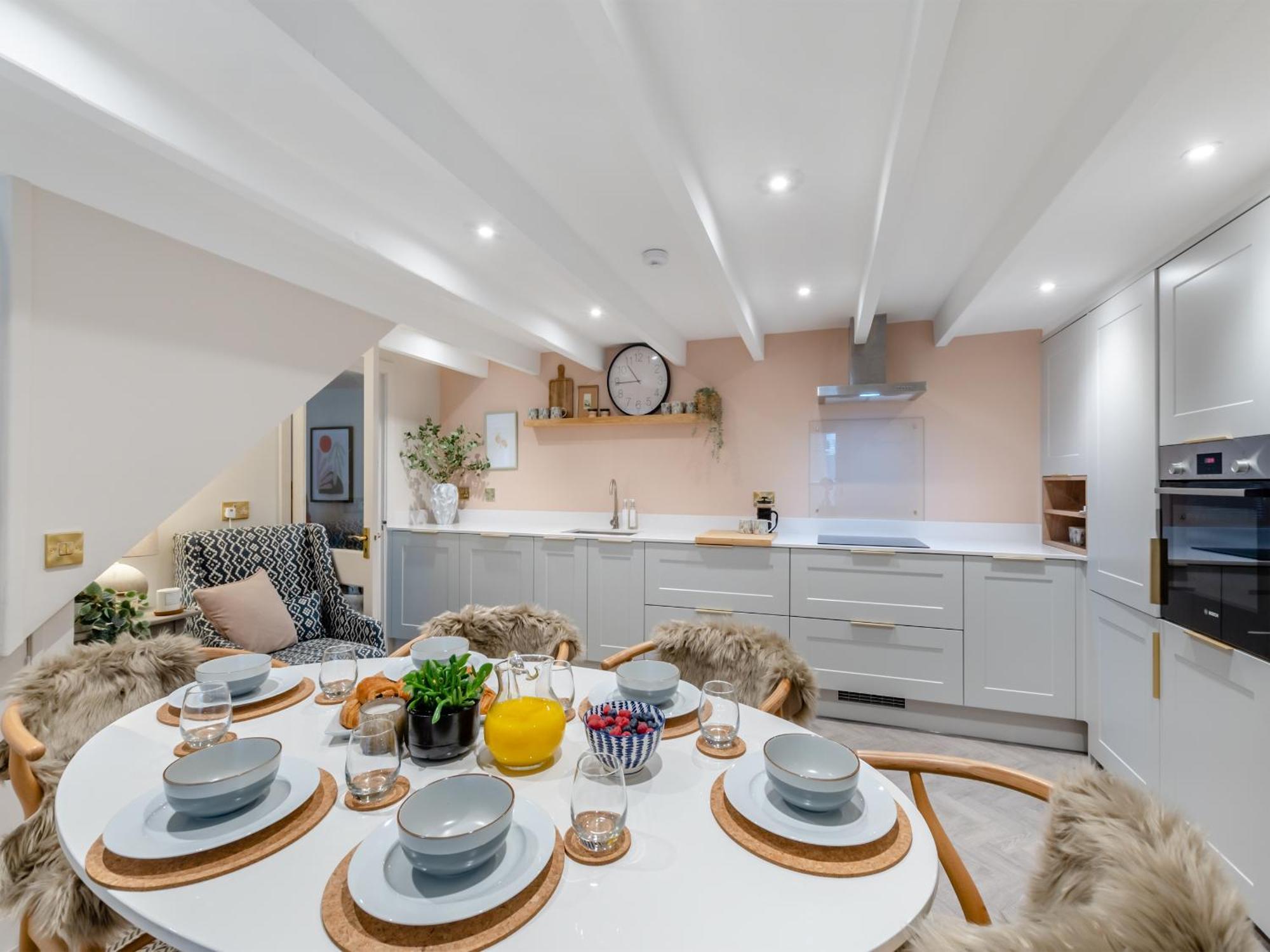 Jasmine Cottage อัลน์มัธ ภายนอก รูปภาพ