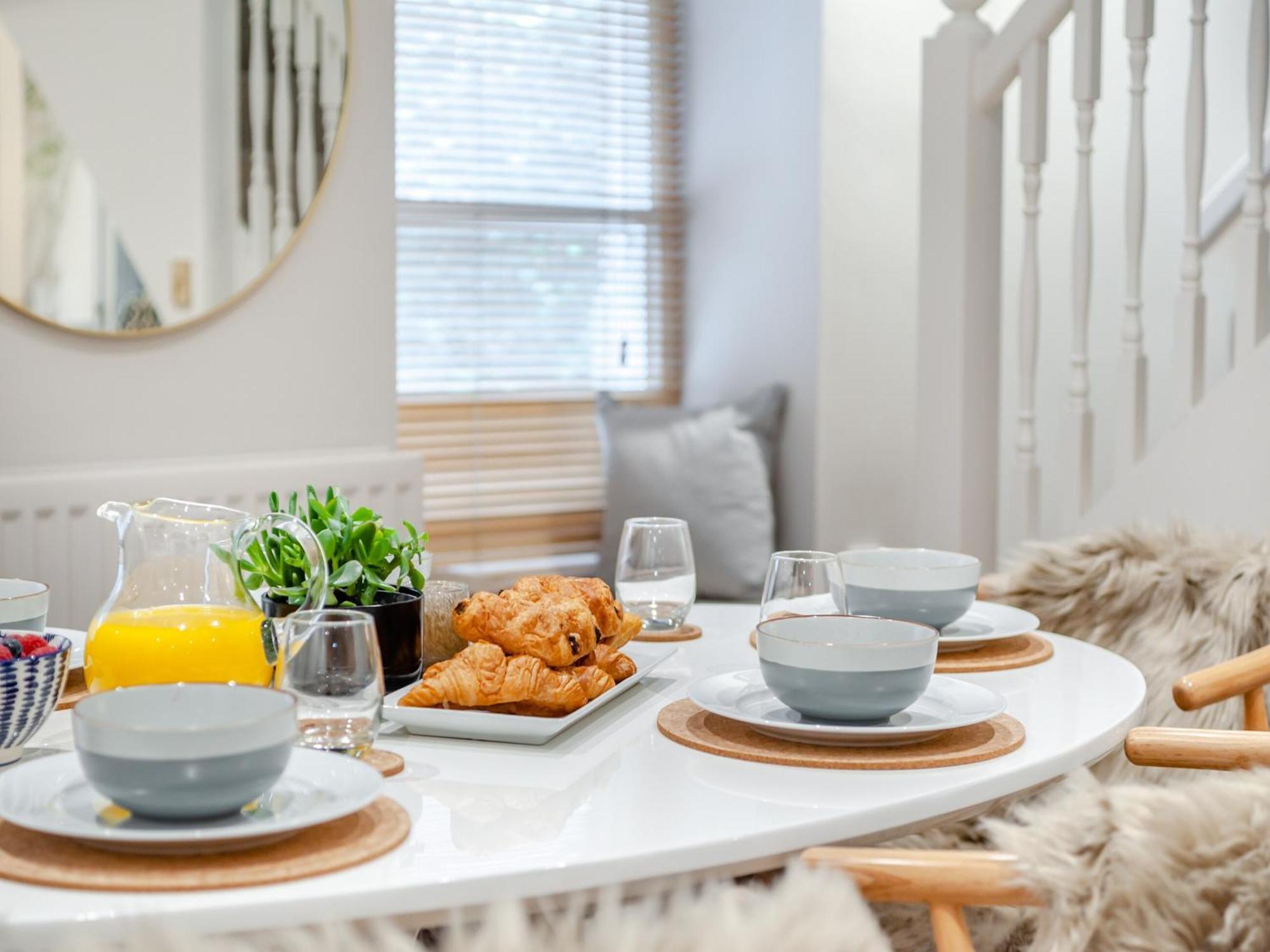 Jasmine Cottage อัลน์มัธ ภายนอก รูปภาพ